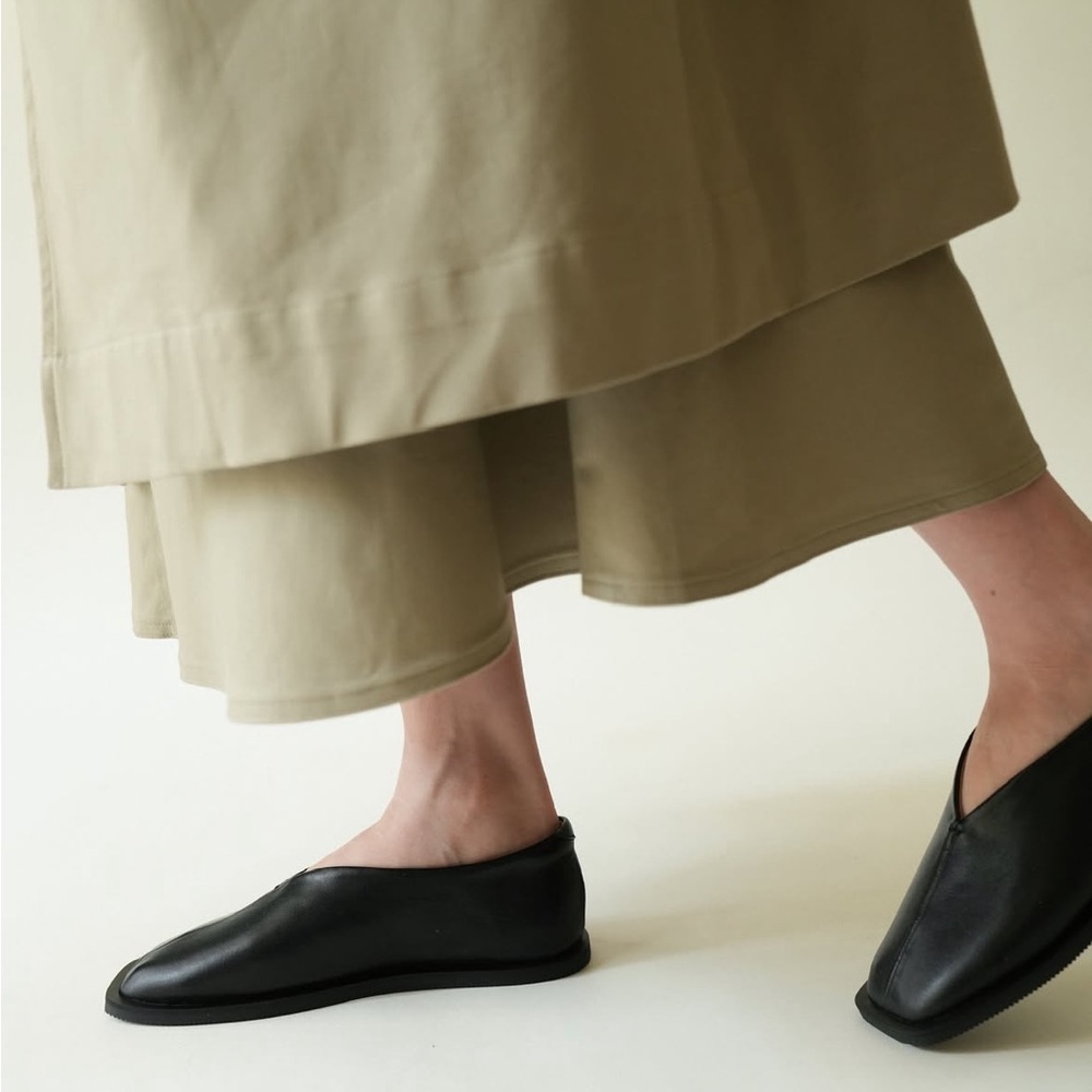 Cowhide Leather Loafers - Picture 2 of 5